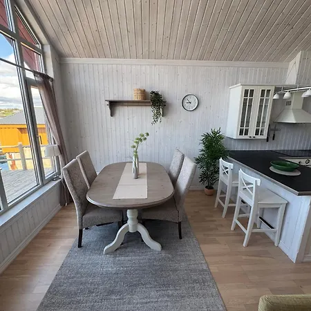 Lilleeideholmen Sjohusutleie *