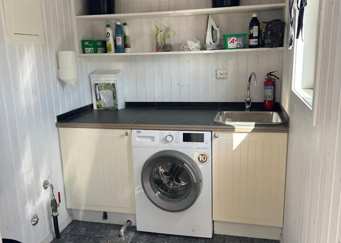 Lilleeideholmen Sjohusutleie * Gravdal (Vestvagoy)