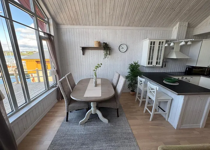 Lilleeideholmen Sjohusutleie *